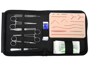 Kit suture esercitazione dotato di pad, strumenti e suture, conf. 1 pezzo